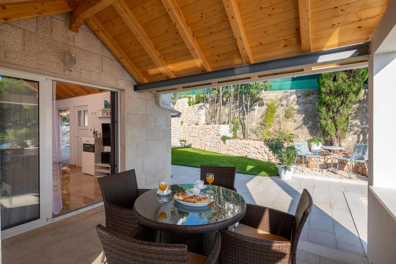 Villa Leoma With Heated Pool Marusici  Eksteriør billede